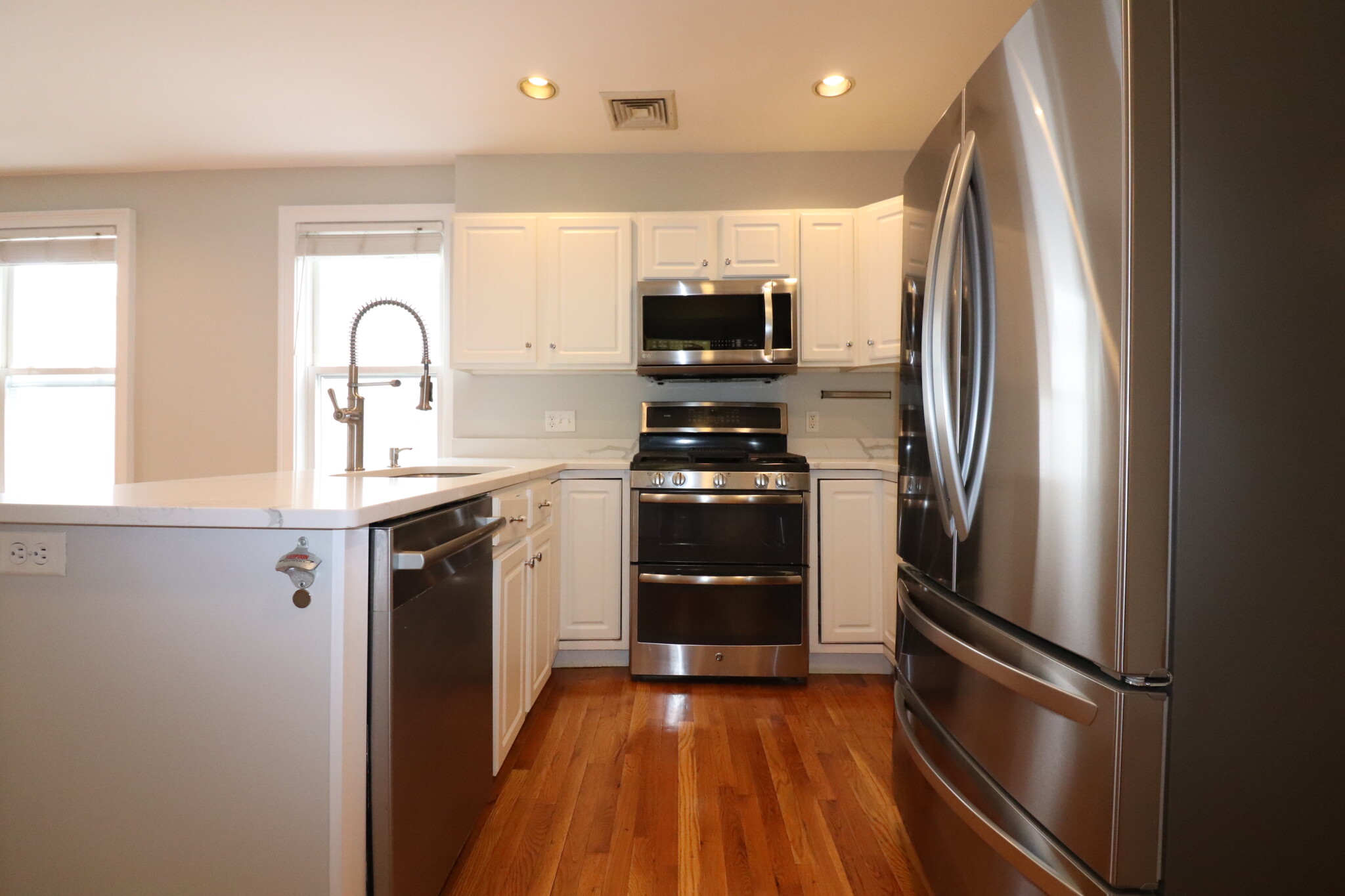 3 bed, 1 bath apartment for rent at 40 Middle St Unit 4, South Boston — photo 5 of 14