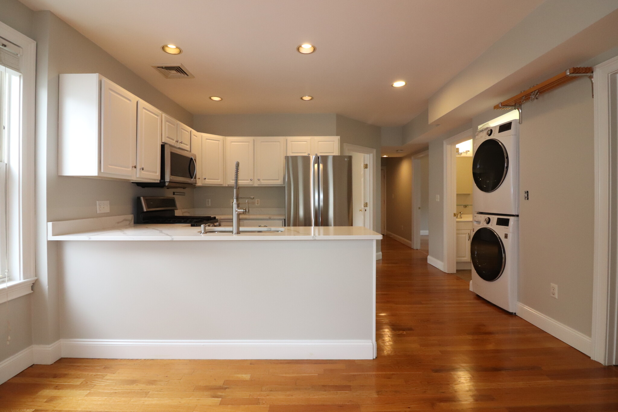 3 bed, 1 bath apartment for rent at 40 Middle St Unit 4, South Boston