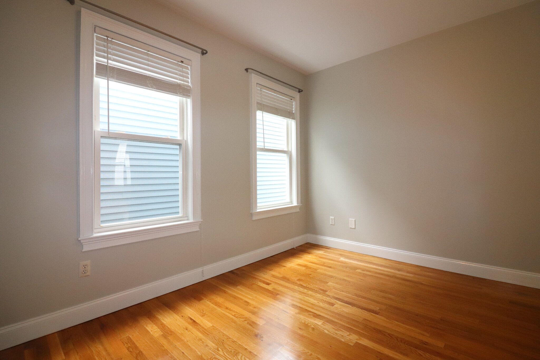 3 bed, 1 bath apartment for rent at 40 Middle St Unit 4, South Boston — photo 13 of 14