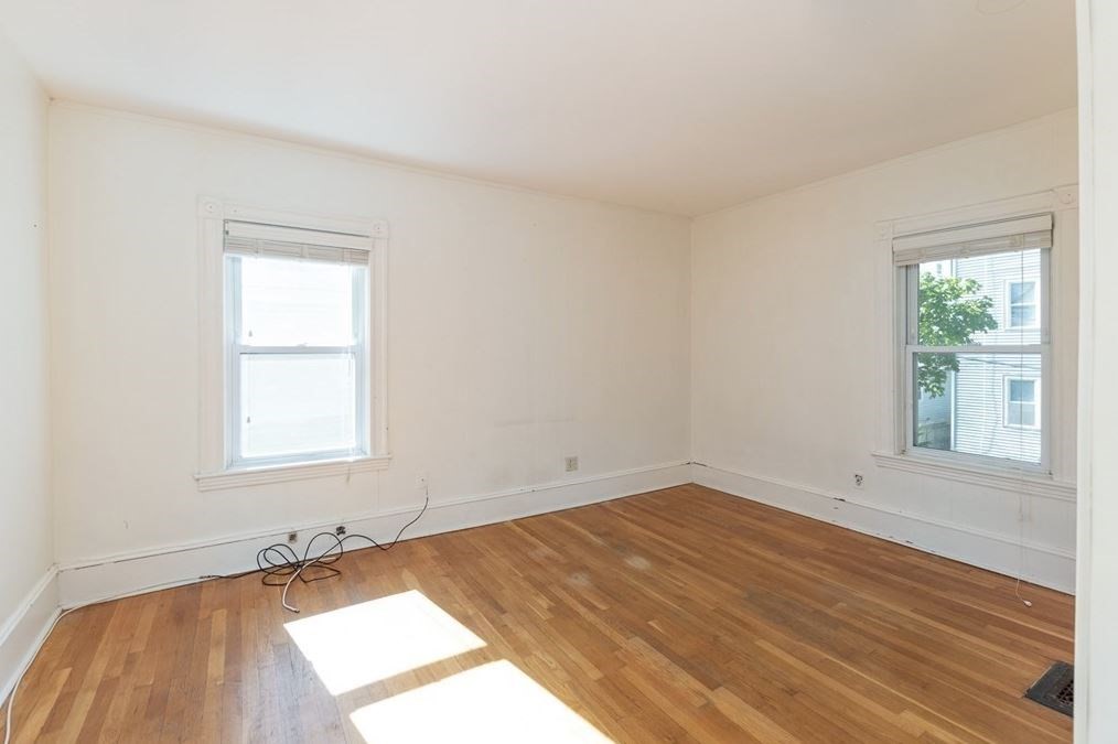 3 bed, 2 bath apartment for rent at 40 Montfern Ave Unit 2, Oak Square — photo 3 of 11