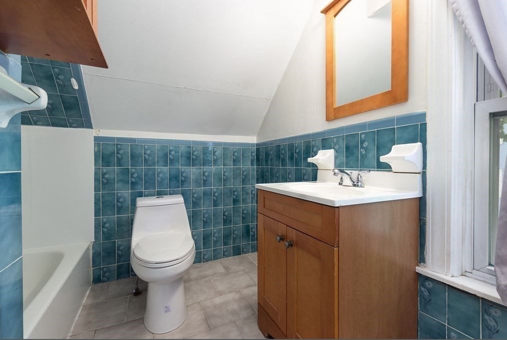 3 bed, 2 bath apartment for rent at 40 Montfern Ave Unit 2, Oak Square — photo 9 of 11