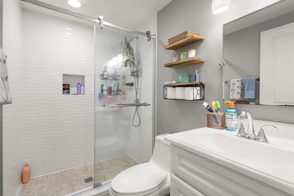 2 bed, 1 bath apartment for rent at 40 Morris St Unit 2, East Boston — photo 5 of 12