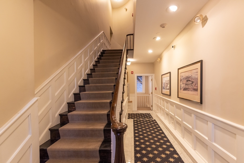 1 bed, 1 bath apartment for rent at 40 Mount Vernon St Unit 1B, Beacon Hill — photo 15 of 17