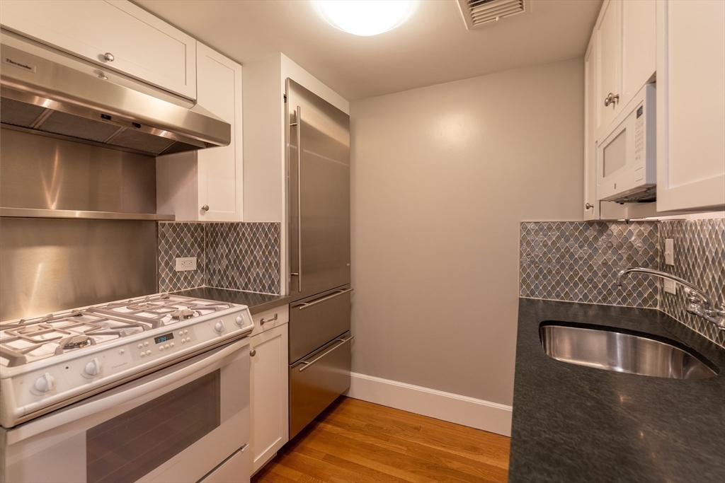 1 bed, 1 bath apartment for rent at 40 Mount Vernon St Unit 1B, Beacon Hill — photo 9 of 17