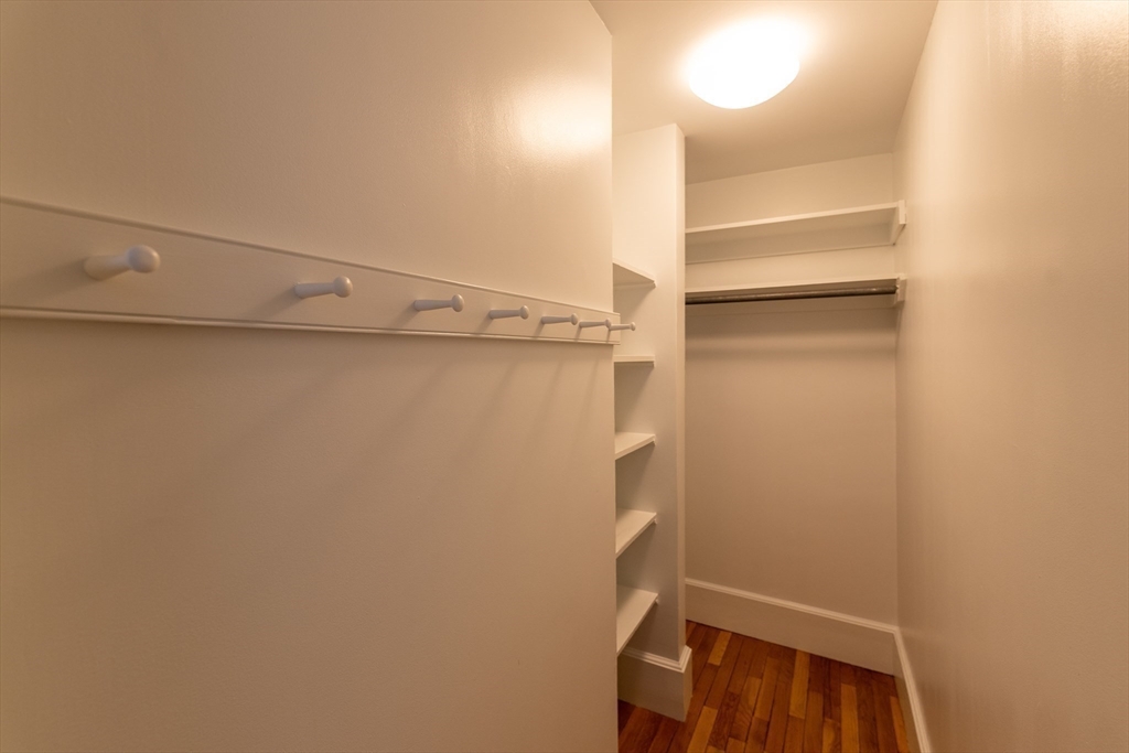 1 bed, 1 bath apartment for rent at 40 Mount Vernon St Unit 1B, Beacon Hill — photo 8 of 17