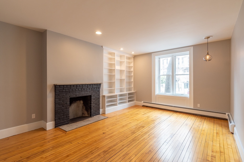 1 bed, 1 bath apartment for rent at 40 Mount Vernon St Unit 1B, Beacon Hill