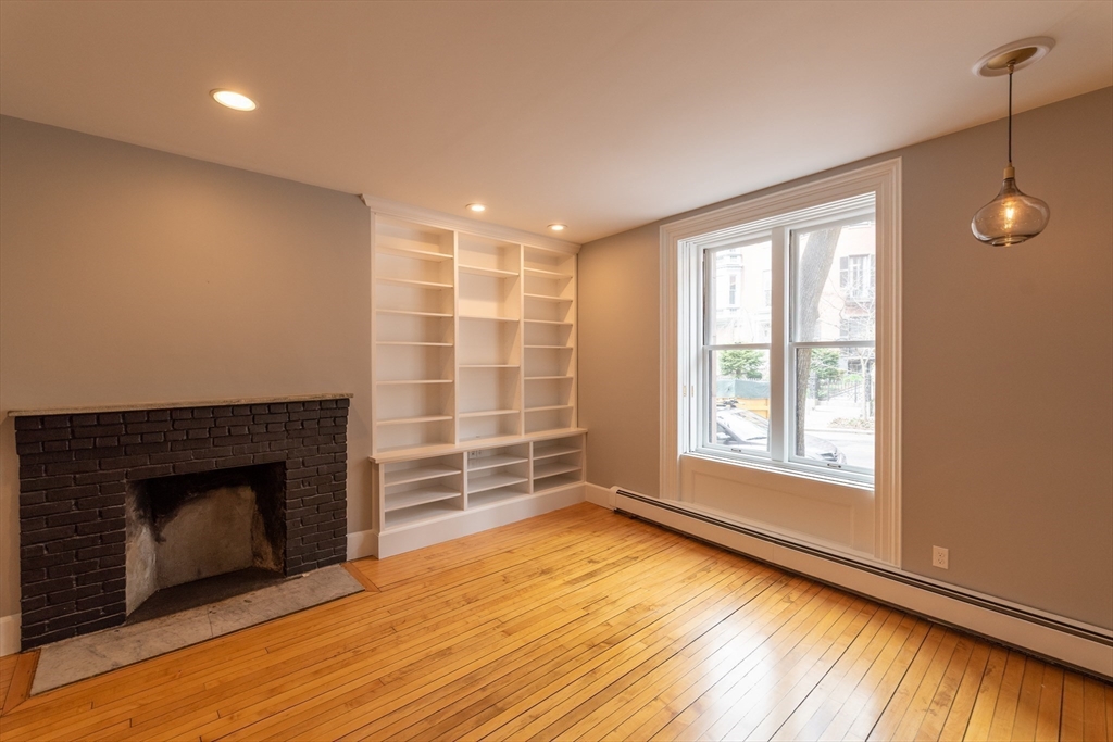 1 bed, 1 bath apartment for rent at 40 Mount Vernon St Unit 1B, Beacon Hill — photo 4 of 17
