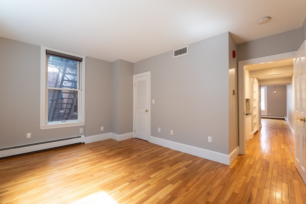 1 bed, 1 bath apartment for rent at 40 Mount Vernon St Unit 1B, Beacon Hill — photo 5 of 17