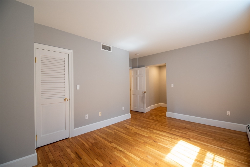 1 bed, 1 bath apartment for rent at 40 Mount Vernon St Unit 1B, Beacon Hill — photo 6 of 17