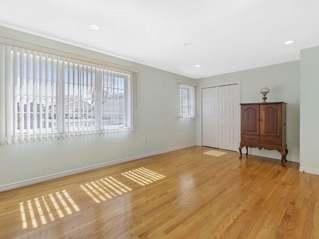2 bed, 1 bath apartment for rent at 40 Myrtle St Unit 1, Waltham — photo 6 of 10