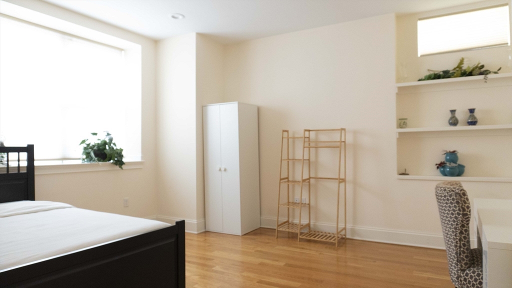 2 bed, 2 bath apartment for rent at 40 Naples Rd Unit B, Brookline — photo 9 of 10