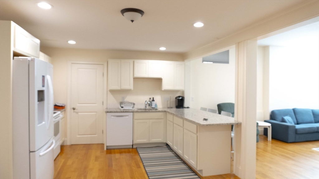 2 bed, 2 bath apartment for rent at 40 Naples Rd Unit B, Brookline — photo 2 of 10
