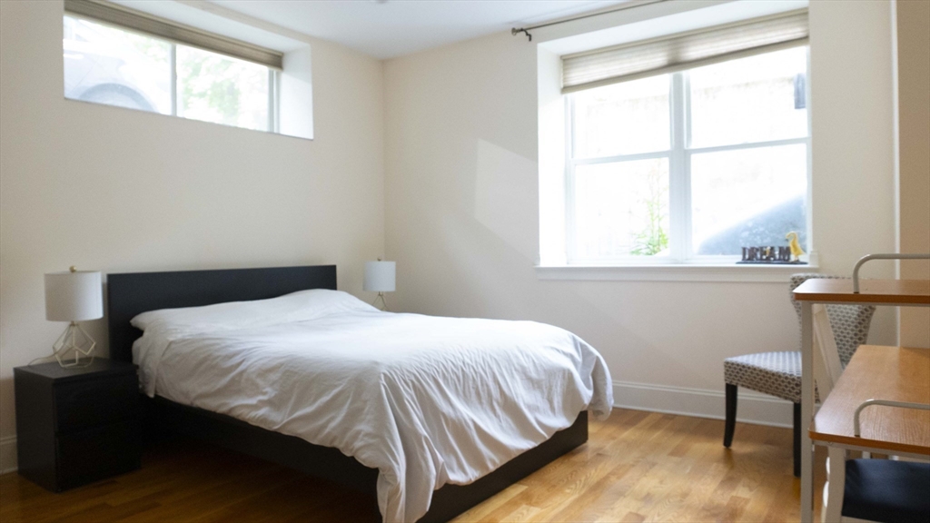 2 bed, 2 bath apartment for rent at 40 Naples Rd Unit B, Brookline — photo 5 of 10