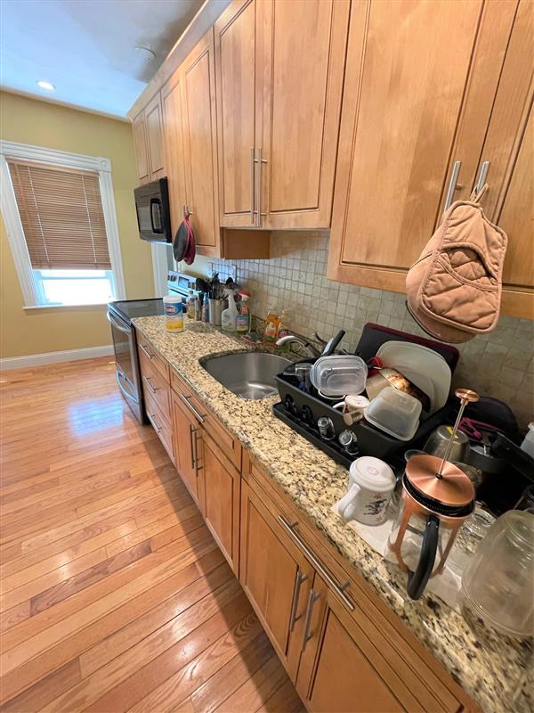 2 bed, 1 bath apartment for rent at 40 Newbern Ave Unit 1, South Medford — photo 3 of 16