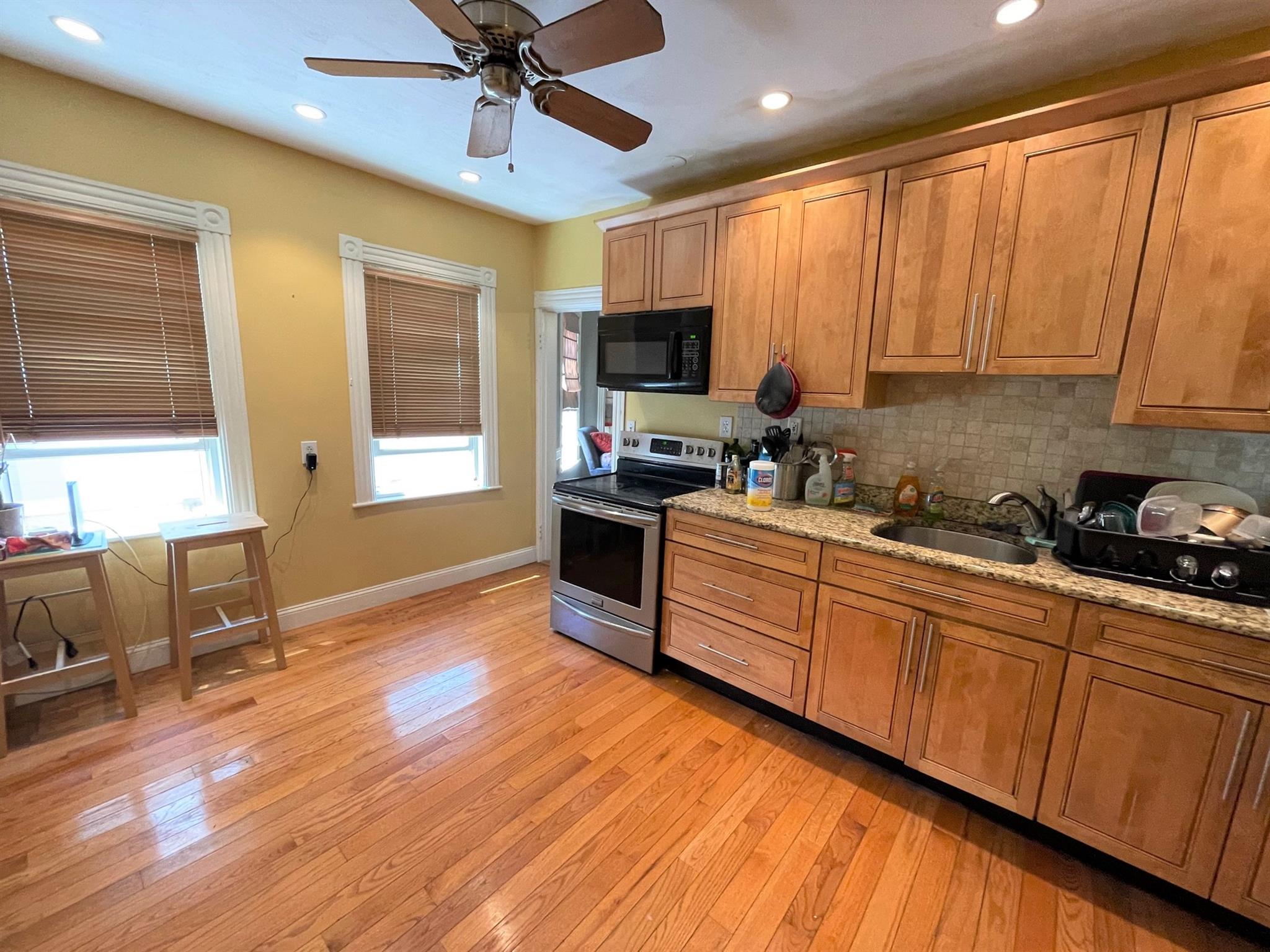 3 bed, 1 bath apartment for rent at 40 Newbern Ave Unit 40, Medford — photo 1 of 16