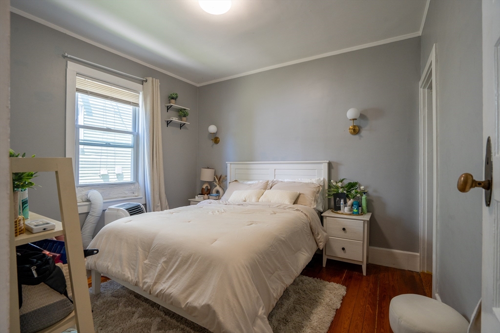 4 bed, 1.5 bath apartment for rent at 40 Newcastle Rd Unit 1, Brighton — photo 5 of 20