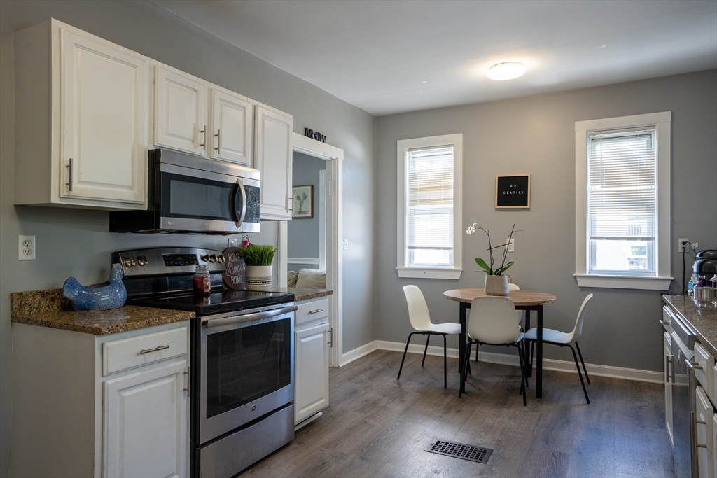 4 bed, 1.5 bath apartment for rent at 40 Newcastle Rd Unit 1, Brighton — photo 4 of 20