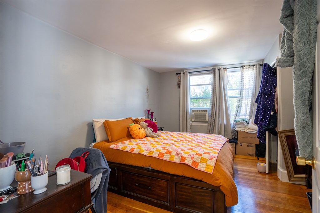 4 bed, 1.5 bath apartment for rent at 40 Newcastle Rd Unit 1, Brighton — photo 9 of 20