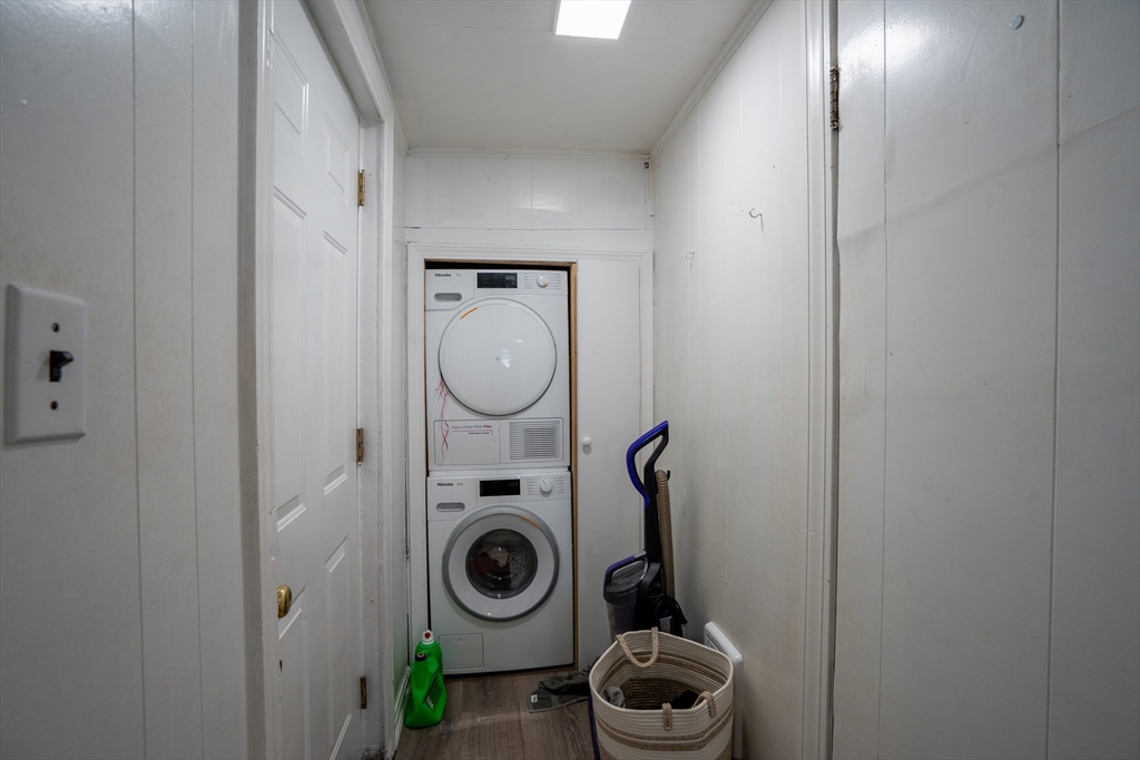 4 bed, 1.5 bath apartment for rent at 40 Newcastle Rd Unit 1, Brighton — photo 15 of 20