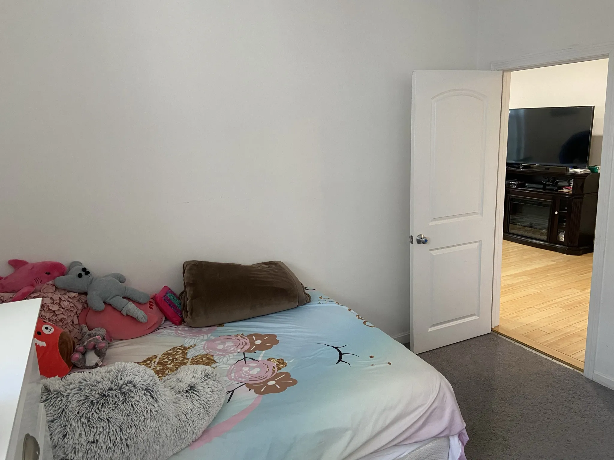 3 bed, 1 bath apartment for rent at 40 Newton St Unit 1, Brighton — photo 7 of 23