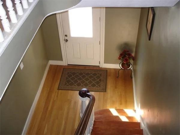 3 bed, 1 bath apartment for rent at 40 Oak St Unit 1, Hyde Park — photo 3 of 6