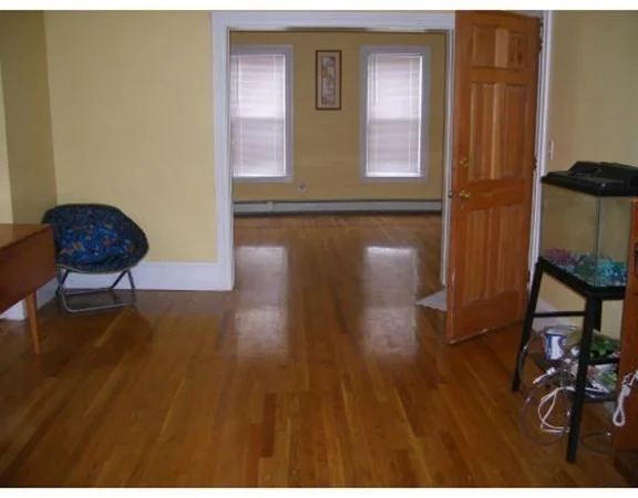 3 bed, 1 bath apartment for rent at 40 Oak St Unit 1, Hyde Park — photo 4 of 6