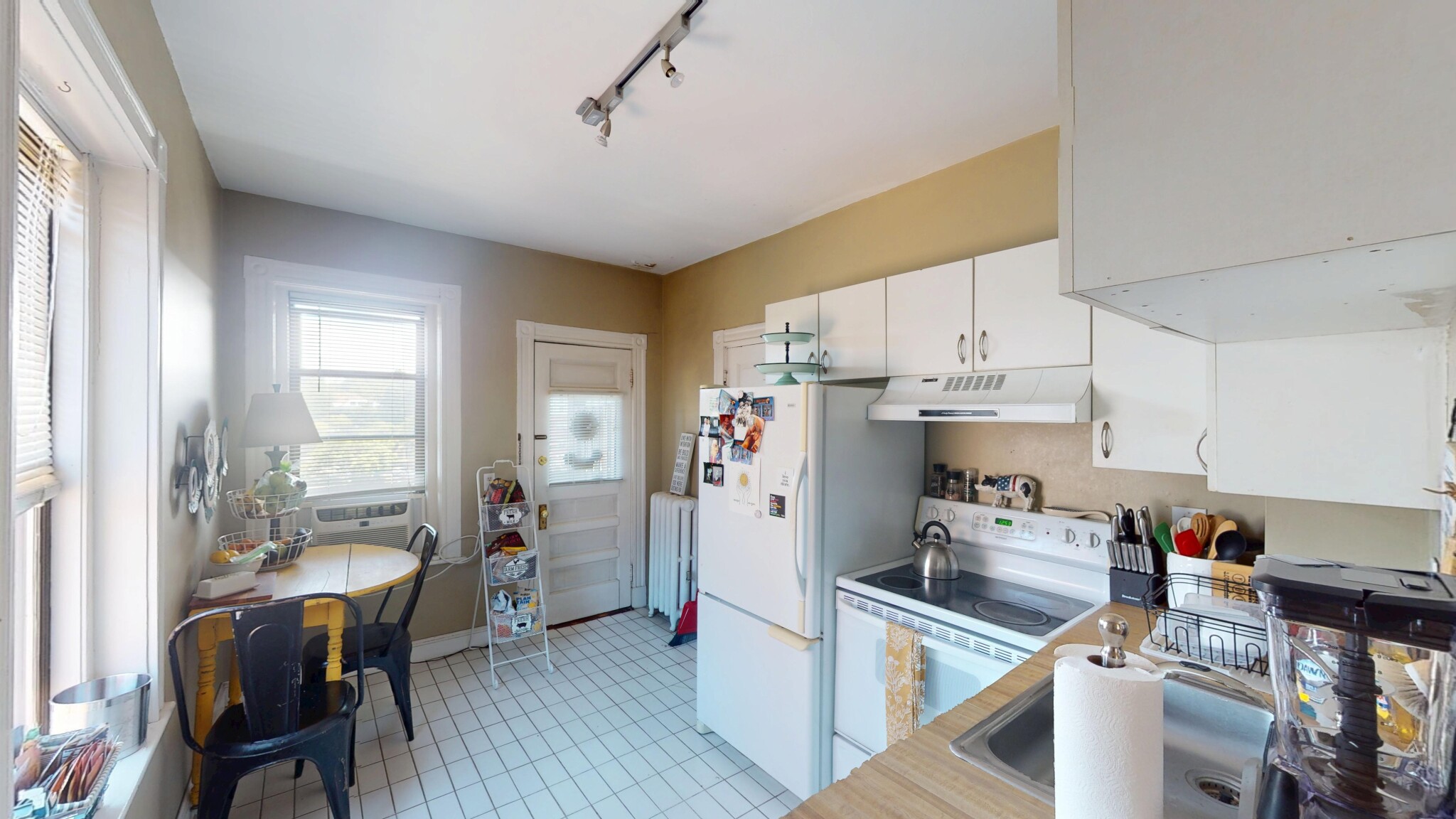 2 bed, 1 bath apartment for rent at 40 Orkney Rd Unit 6, Brighton — photo 3 of 20