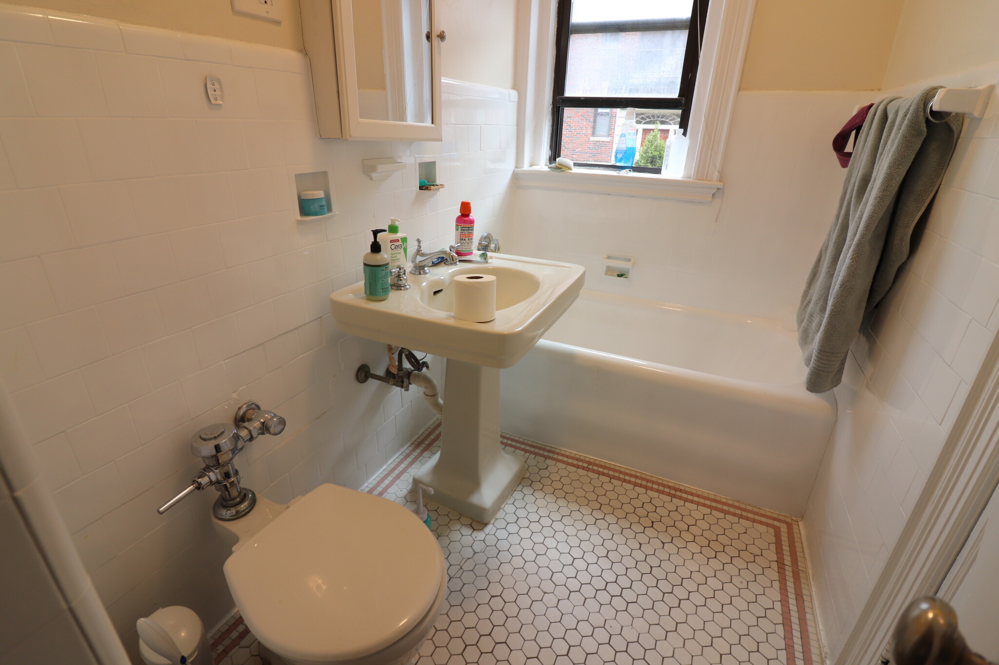 3 bed, 2 bath apartment for rent at 40 Park St Unit 1, Griggs Park — photo 16 of 20