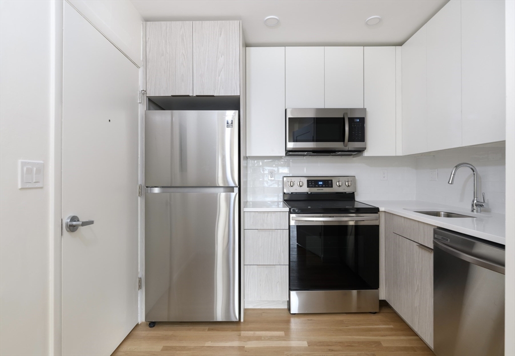 2 bed, 1 bath apartment for rent at 40 Parker Hill Ave Unit 7, Mission Hill