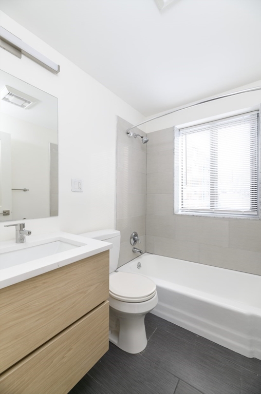2 bed, 1 bath apartment for rent at 40 Parker Hill Ave Unit 7, Mission Hill — photo 4 of 7
