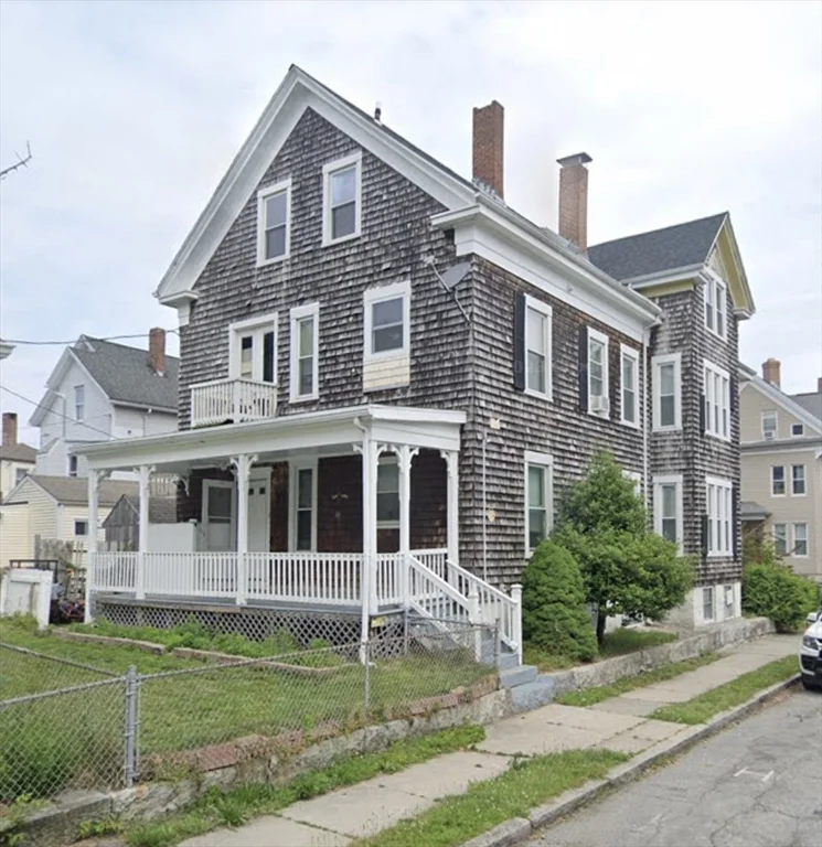 3 bed, 1 bath apartment for rent at 40 Parker St Unit 1, New Bedford