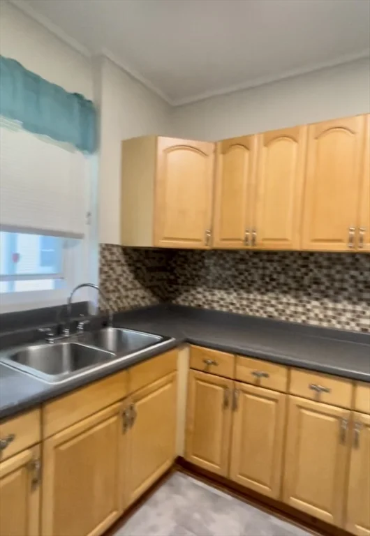 3 bed, 1 bath apartment for rent at 40 Parker St Unit 1, New Bedford — photo 3 of 10