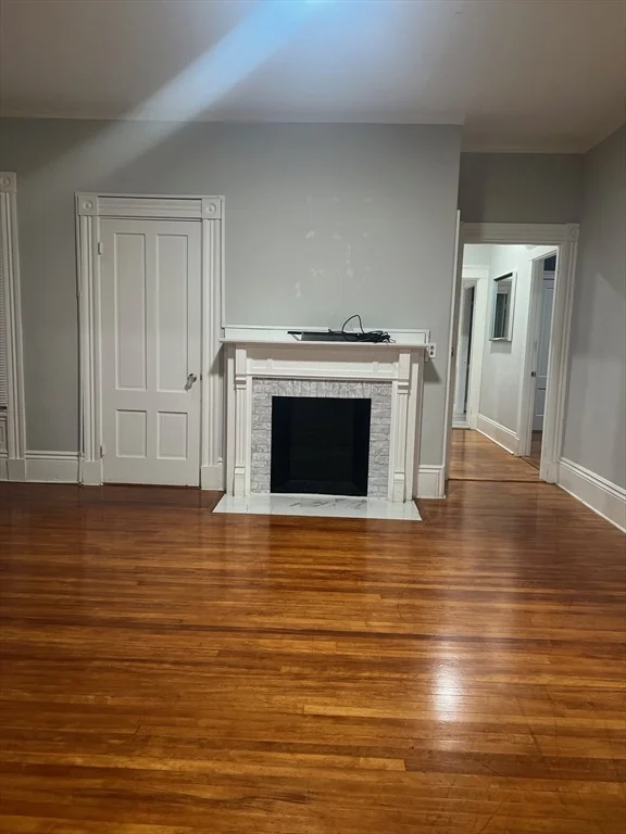 3 bed, 1 bath apartment for rent at 40 Parker St Unit 2, New Bedford — photo 3 of 9