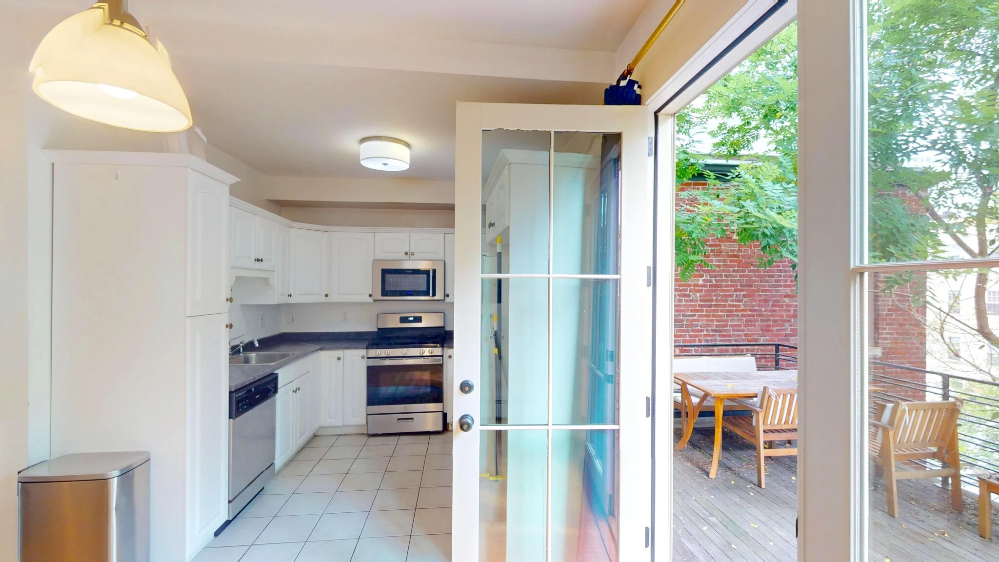 3 bed, 1 bath apartment for rent at 40 Pearl St Unit 2, Central Square — photo 4 of 19