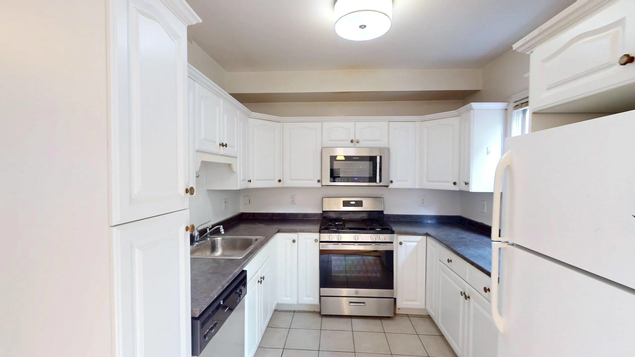 3 bed, 1 bath apartment for rent at 40 Pearl St Unit 2, Central Square — photo 6 of 19