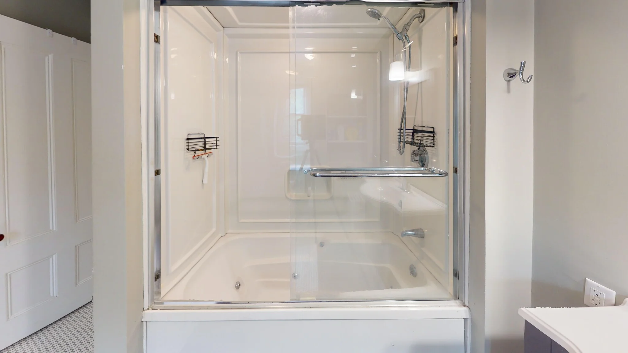 3 bed, 1 bath apartment for rent at 40 Pearl St Unit 2, Central Square — photo 15 of 19
