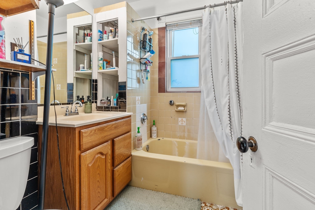 3 bed, 1 bath apartment for rent at 40 Perry St Unit 2, Central Village — photo 13 of 23