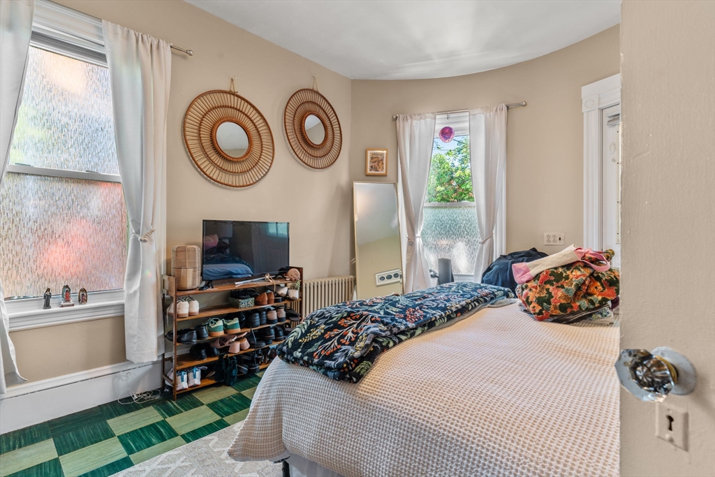 3 bed, 1 bath apartment for rent at 40 Perry St Unit 2, Central Village — photo 9 of 23
