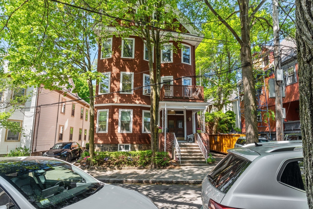 3 bed, 1 bath apartment for rent at 40 Perry St Unit 2, Central Village — photo 1 of 23