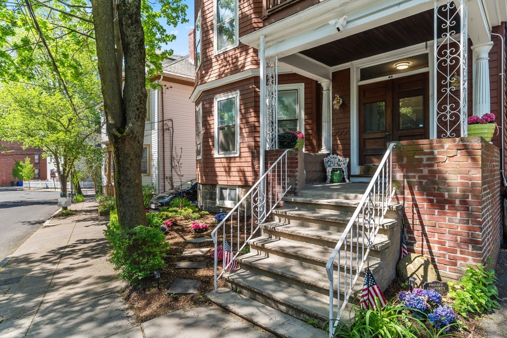 3 bed, 1 bath apartment for rent at 40 Perry St Unit 2, Central Village — photo 2 of 23