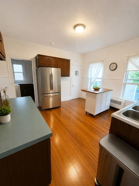 4 bed, 1 bath apartment for rent at 40 Perry Unit 3, Coolidge Corner — photo 5 of 12