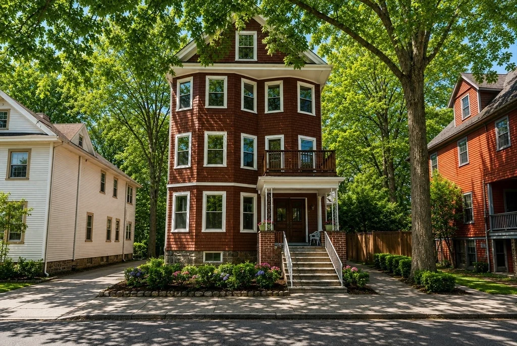 4 bed, 1 bath apartment for rent at 40 Perry Unit 3, Coolidge Corner