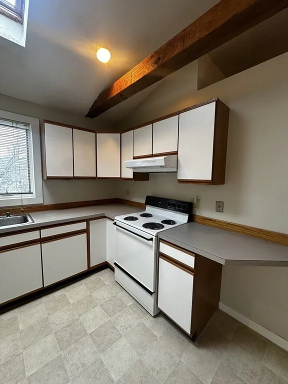 1 bed, 1 bath apartment for rent at 40 Pleasant Unit 3, Beverly — photo 3 of 22