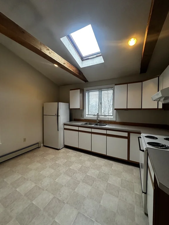 1 bed, 1 bath apartment for rent at 40 Pleasant Unit 3, Beverly — photo 2 of 22