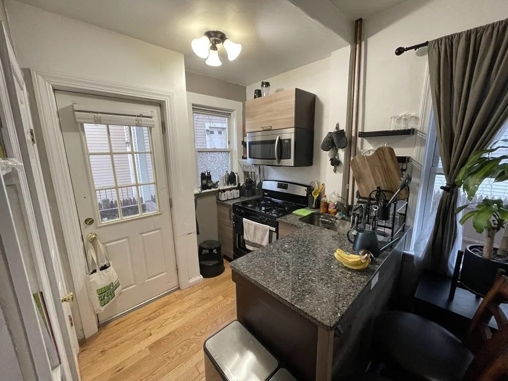 2 bed, 1 bath apartment for rent at 40 Plymouth St Unit 1, Everett — photo 3 of 13