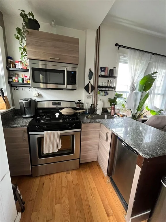 2 bed, 1 bath apartment for rent at 40 Plymouth St Unit 1, Everett — photo 1 of 13