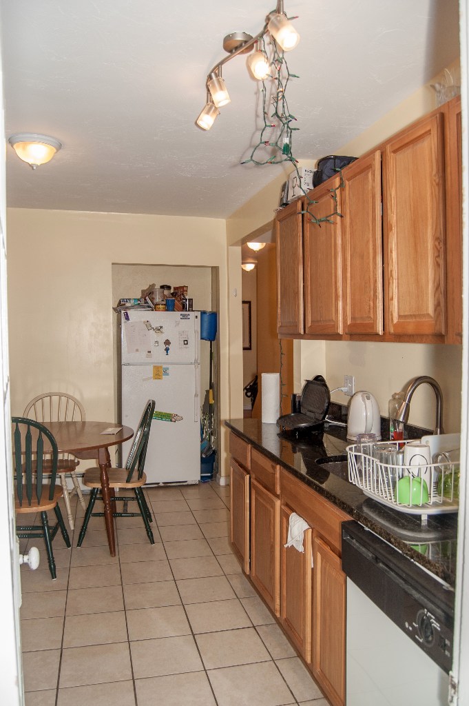 4 bed, 2 bath apartment for rent at 40 Plymouth St Unit 1, Wellington-Harrington — photo 3 of 18