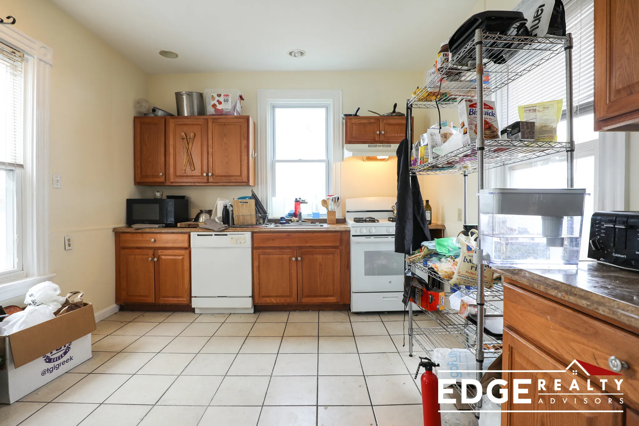 5 bed, 2 bath apartment for rent at 40 Pratt St Unit 2, Allston — photo 4 of 8