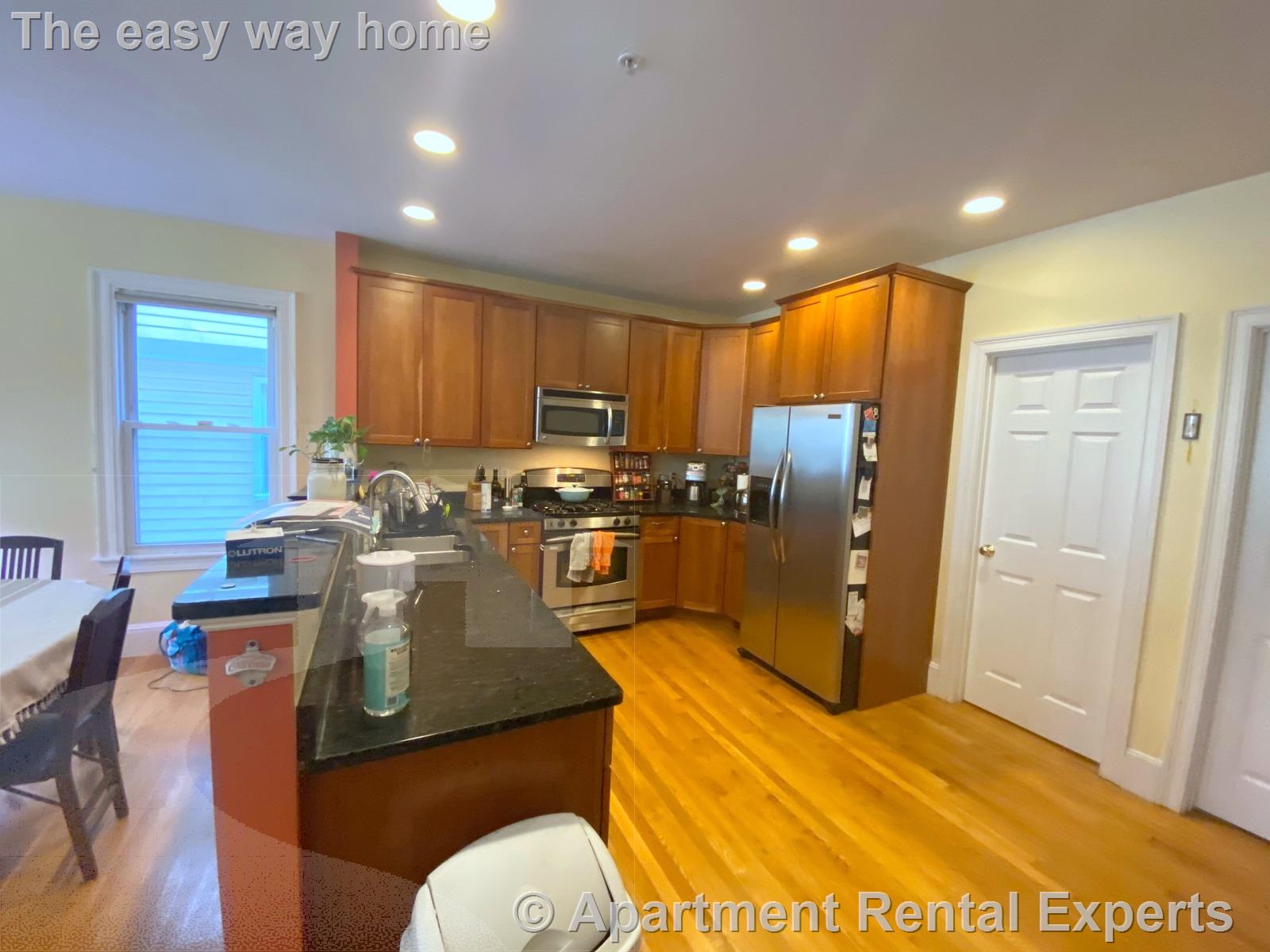 4 bed, 2 bath apartment for rent at 40 Prince St, Cambridgeport — photo 3 of 35