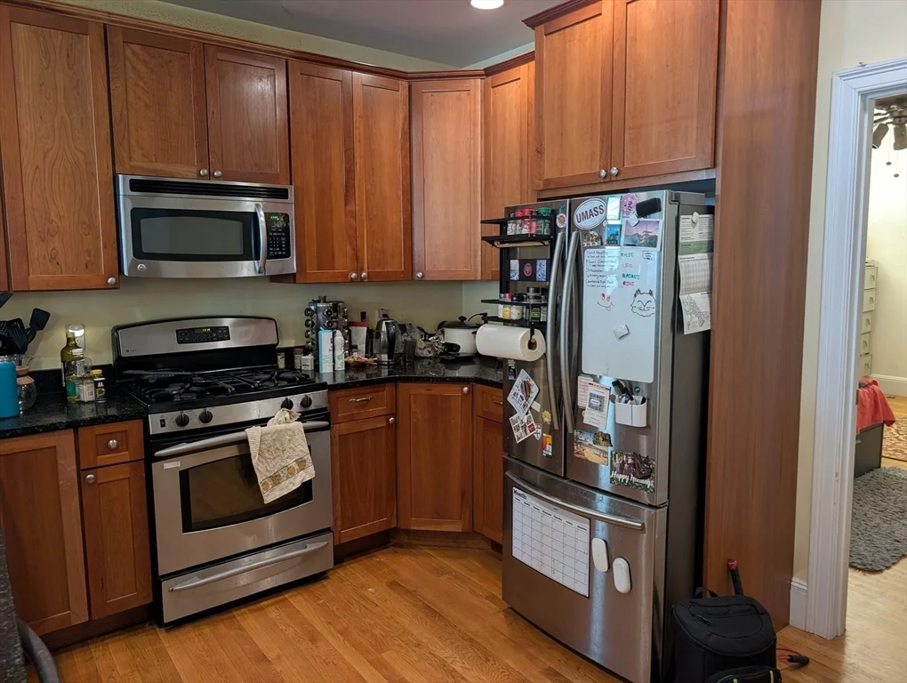3 bed, 2 bath apartment for rent at 40 Prince St Unit 40, Cambridgeport — photo 4 of 25